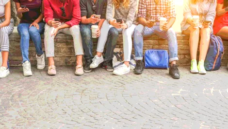 2017 sees smartphone shipments decline for the first time ever